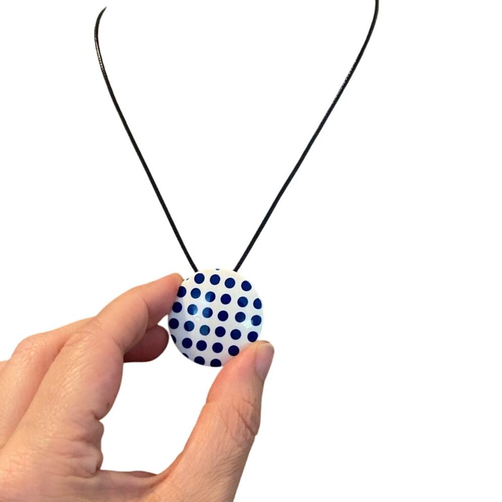 blue and White Pendant Necklace